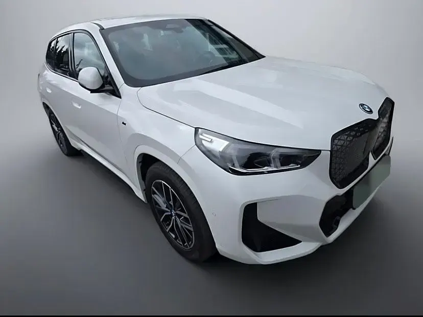 Gebraucht BMW iX1 Shadowline 230 kW (313 PS) 2024 Weiß SUV
