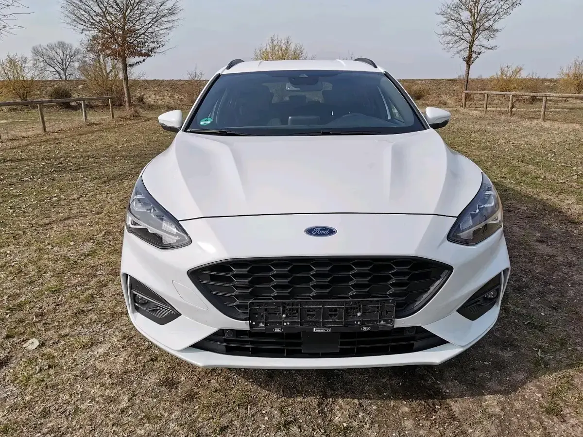 Używany Ford Focus ST-Line 150 KM (110 kW) 2020 Biały Kombi