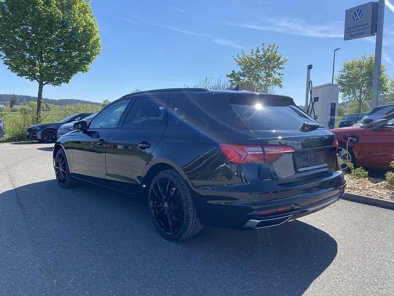 Second-hand Audi A4 150 CP (110 kW) 2022 Negru Break