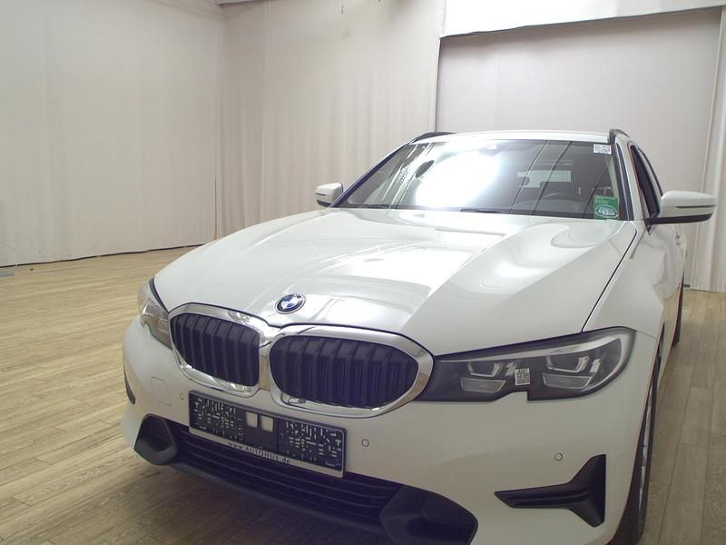 Gebraucht BMW 320 Sport Line 190 PS (139 kW) 2022 Weiss Kombi