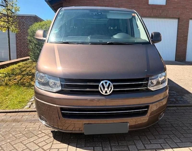 Gebraucht VW Multivan 179 PS (131 kW) 2011 Braun Van / Kleinbus