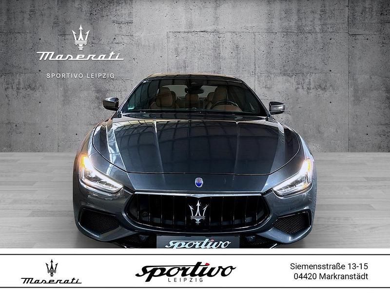 Grigio maratea Gebraucht 2019 Maserati Ghibli Limousine | 59.979 € - Bild 1/4