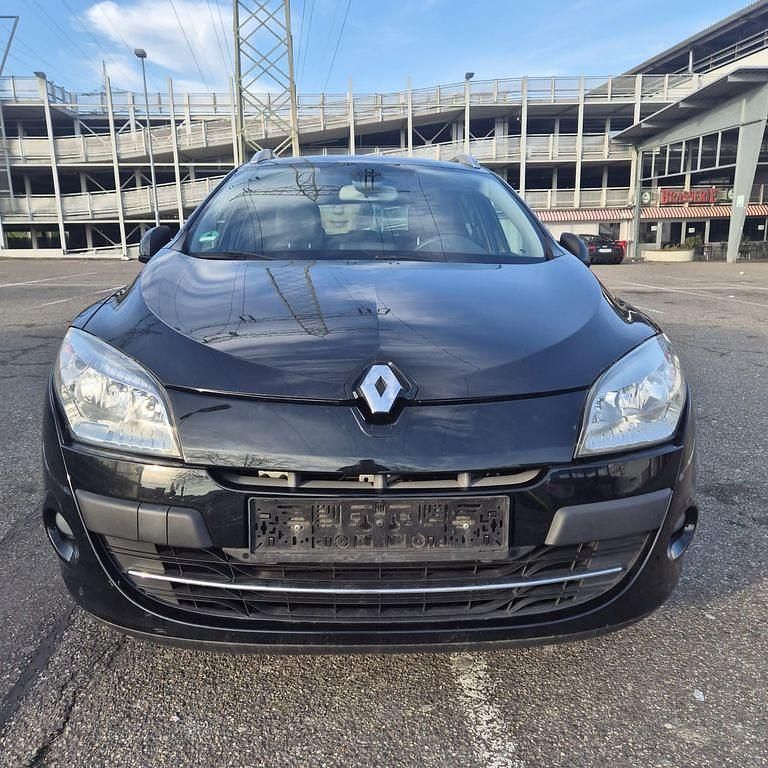 Gebraucht Renault Mégane III Bose Edition 131 PS (96 kW) 2011 Schwarz Limousine