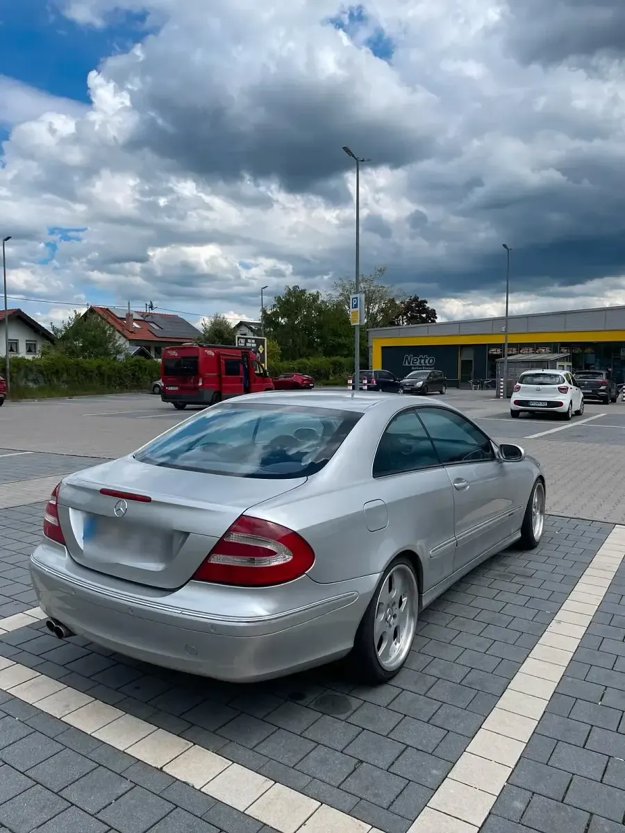 Gebraucht Mercedes CLK240 170 PS (125 kW) 2002 Silber Coupé