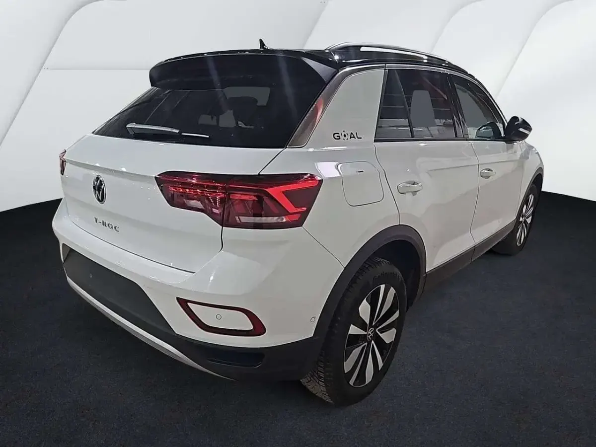 Second-hand VW T-Roc Goal 150 CP (110 kW) 2025 Alb SUV