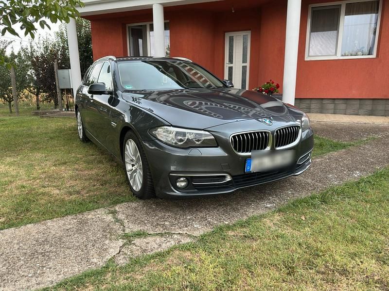 Grau Gebraucht 2015 BMW 520 Luxury Line Kombi | 10.500 € (Fairer Preis) - Bild 1/4
