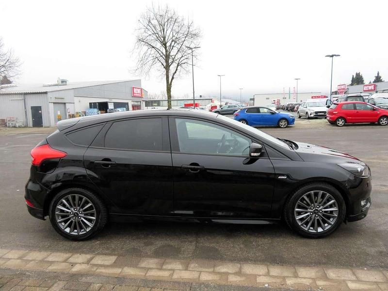 Usata Ford Focus ST-Line 182 CV (133 kW) 2017 Nero Berlina
