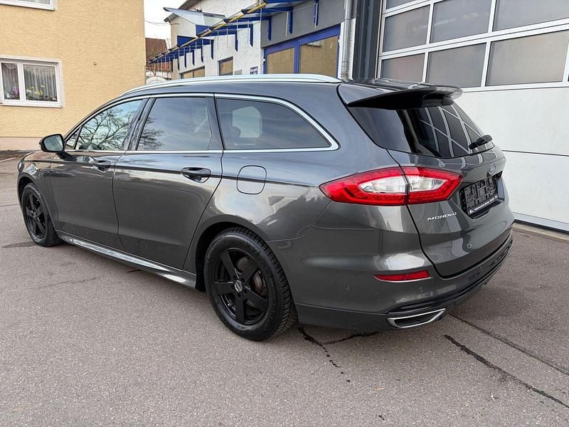 Gebraucht Ford Mondeo Titanium 179 PS (131 kW) 2017 Grau Kombi
