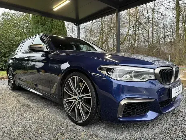 Używany BMW M550 Performance 400 KM (294 kW) 2018 Niebieski Sedan/Limuzyna