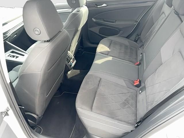 Gebraucht VW Golf VIII Style 150 PS (110 kW) 2022 Weiss Kombi