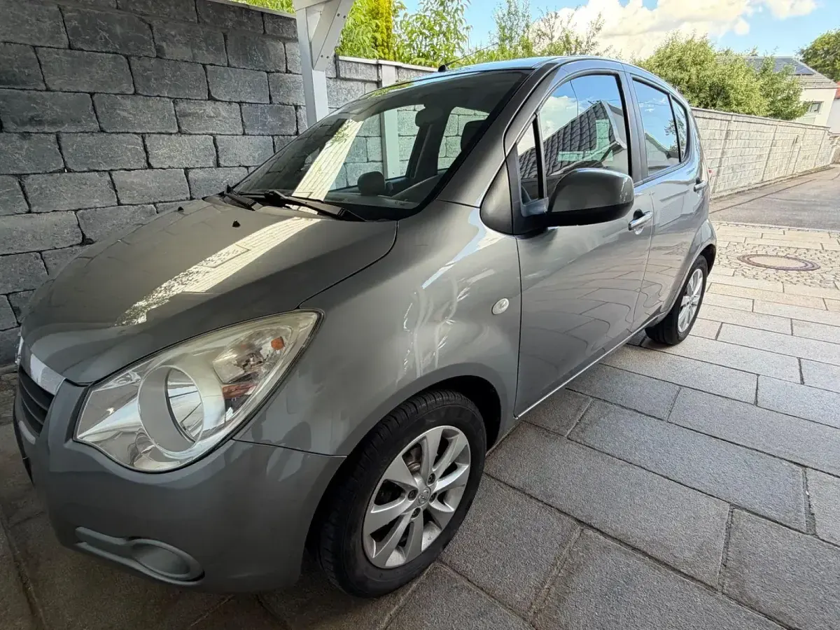 Gebraucht Opel Agila Edition 94 PS (69 kW) 2014 Grau Kleinwagen