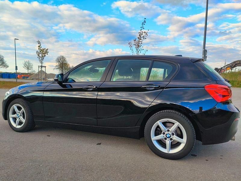 Gebraucht BMW 118 Advantage 150 PS (110 kW) 2017 Schwarz Kleinwagen
