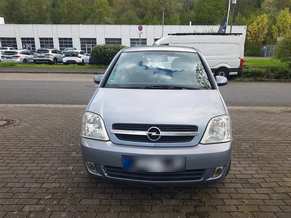 Gebraucht Opel Meriva 101 PS (74 kW) 2004 Silber Van / Kleinbus