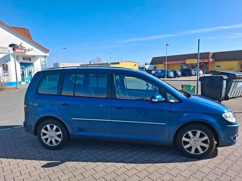 Gebraucht VW Touran 140 PS (102 kW) 2007 Blau Van / Kleinbus