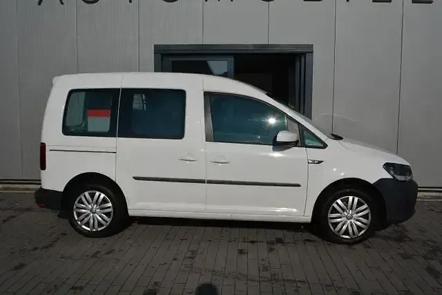 Gebraucht VW Caddy Trendline 131 PS (96 kW) 2019 Weiß Van / Kleinbus