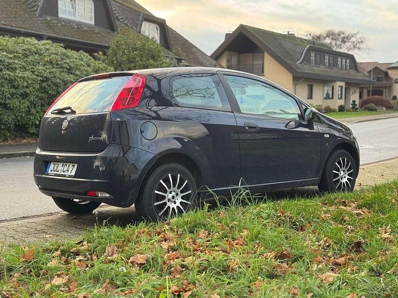 Gebraucht Fiat Punto Active 65 PS (47 kW) 2009 Blau Kleinwagen