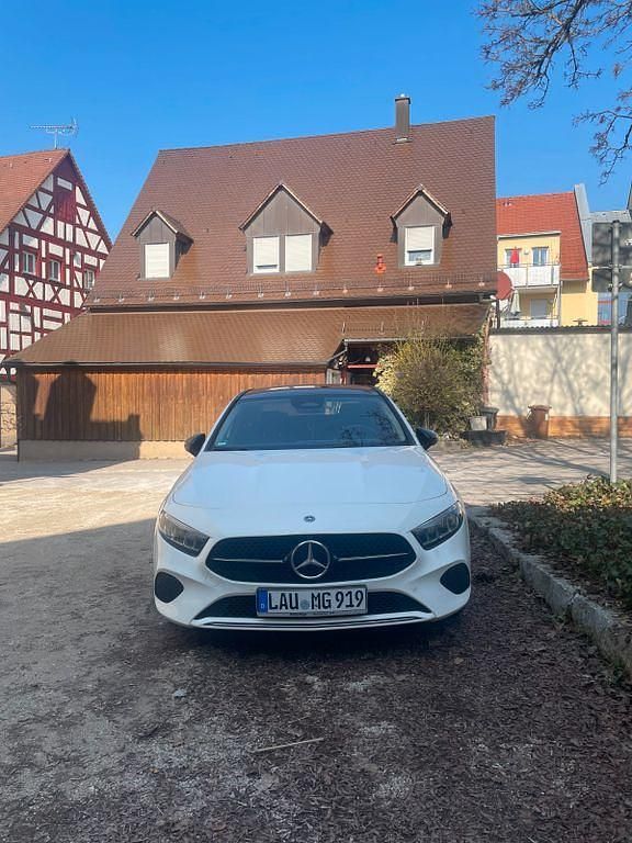 Gebraucht Mercedes A220 190 PS (139 kW) 2024 Weiß Limousine