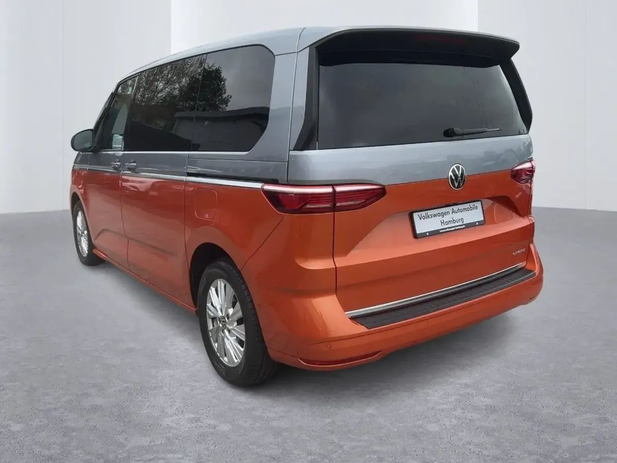 Używany VW Multivan Life 150 KM (110 kW) 2022 Srebrny Minivan