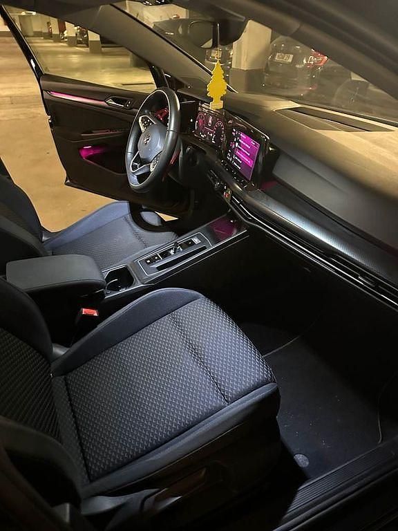 Gebraucht VW Golf VII Active 150 PS (110 kW) 2021 Schwarz Kleinwagen