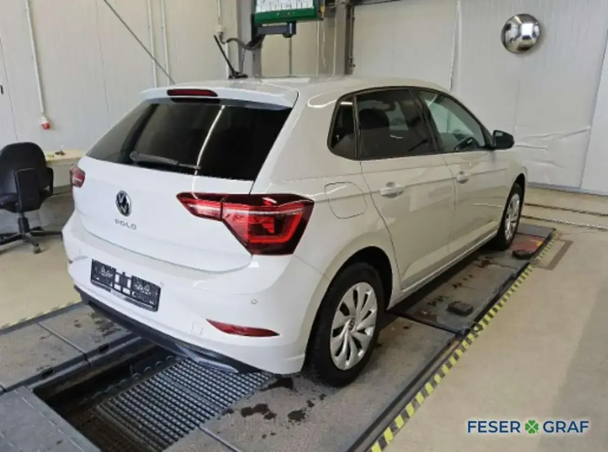 Gebraucht VW Polo Life 80 PS (58 kW) 2023 Ascotgrau Kleinwagen