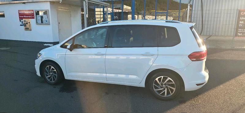 Gebraucht VW Touran 150 PS (110 kW) 2016 Weiß Van / Kleinbus
