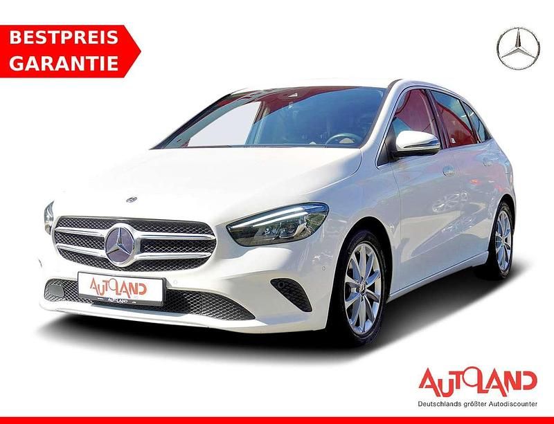 Weiß Gebraucht 2019 Mercedes 250 Progressive Limousine | 23.890 € (Superpreis) - Bild 1/4