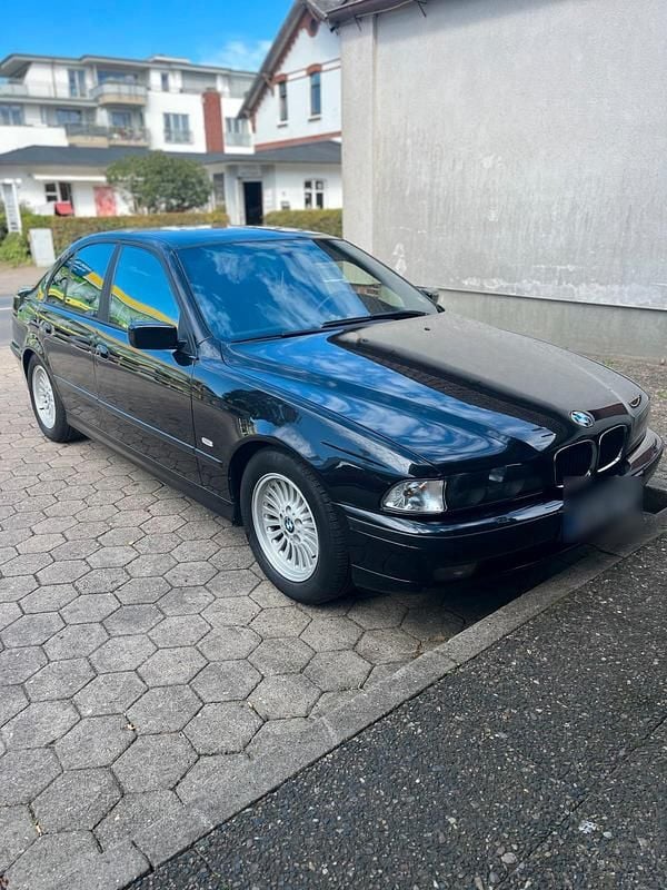 Schwarz Gebraucht 1999 BMW 528 Limousine | 4.300 € (Etwas zu teuer) - Bild 1/4