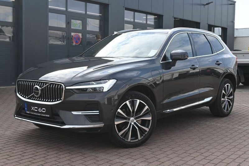 Platinum grey metallic Gebraucht 2021 Volvo XC60 Inscription SUV | 41.490 € (Superpreis) - Bild 1/4