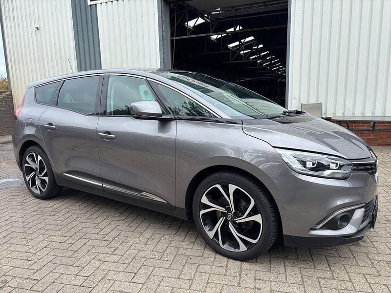 Grau Gebraucht 2019 Renault Scénic IV Intens Van / Kleinbus | 10.900 € (Guter Preis) - Bild 1/4