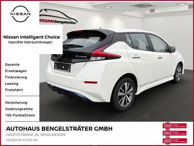 Gebraucht Nissan Leaf Acenta 110 kW (150 PS) 2021 Weiß Kleinwagen
