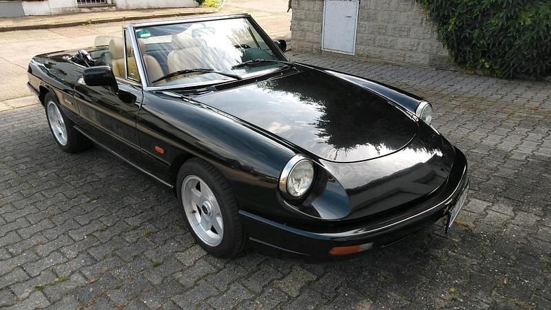 Schwarz Gebraucht 1991 Alfa Romeo Spider Cabrio | 12.800 € - Bild 1/4