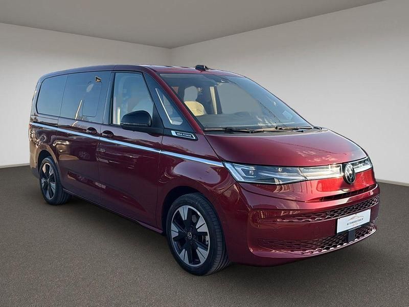 Gebraucht VW Multivan Style 150 PS (110 kW) 2025 Rot Van