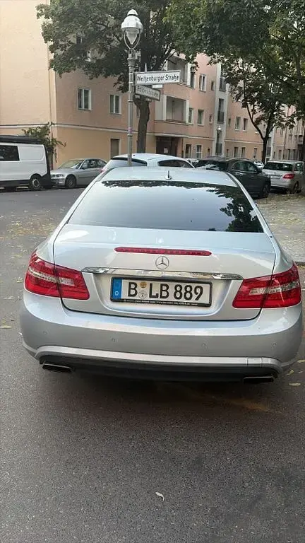 Gebraucht Mercedes E350 AMG 306 PS (225 kW) 2011 Silber Coupé