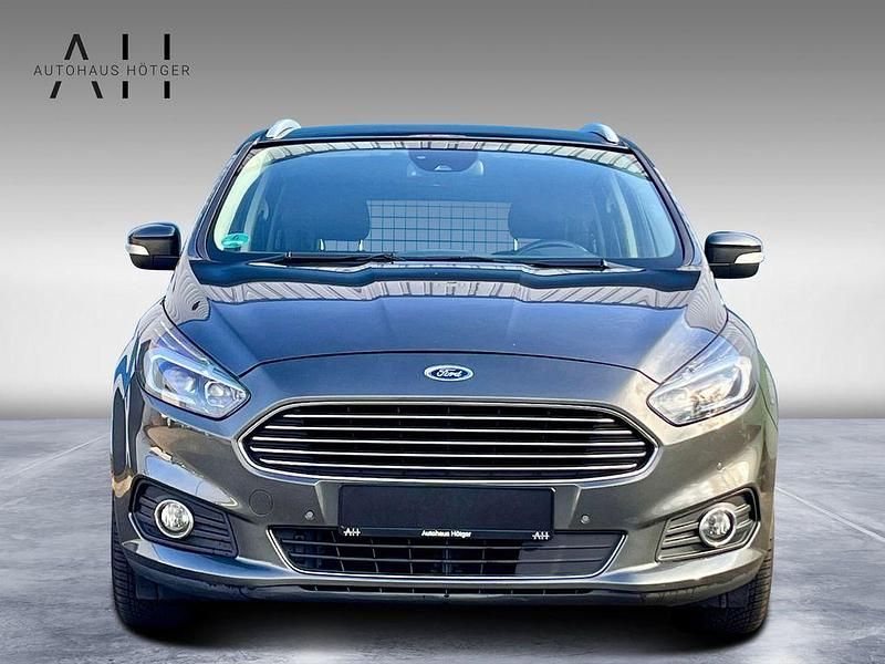 Gebraucht Ford S-MAX Titanium 150 PS (110 kW) 2018 Grau Van / Kleinbus