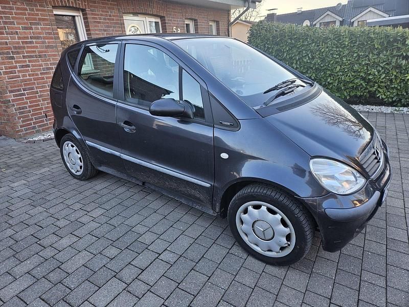 Usado Mercedes A140 82 HP (60 kW) 2002 Cinzento Citadino