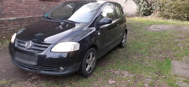 Gebraucht VW Fox 60 PS (44 kW) 2011 Schwarz Kleinwagen