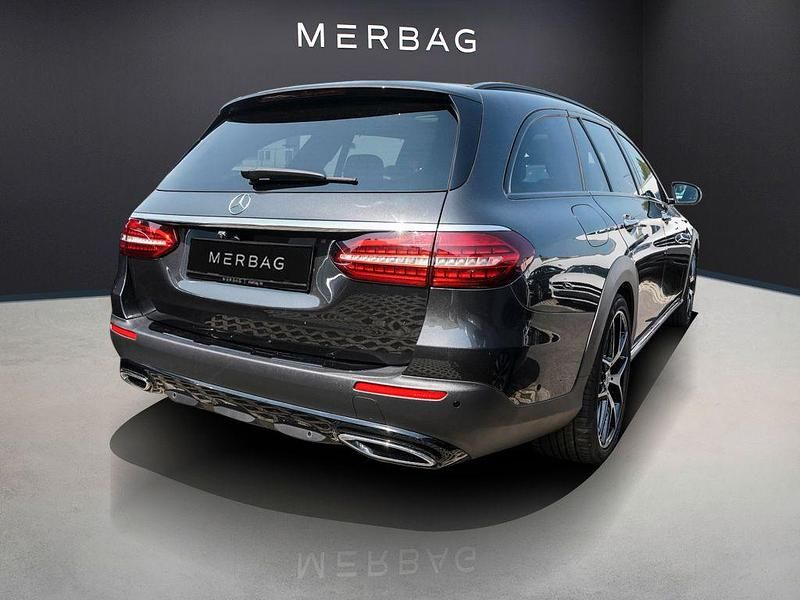 Gebraucht Mercedes E220 194 PS (142 kW) 2022 Grafitgrau Limousine