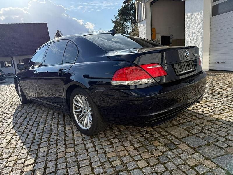 Gebraucht BMW 760L 445 PS (327 kW) 2007 Blau Limousine