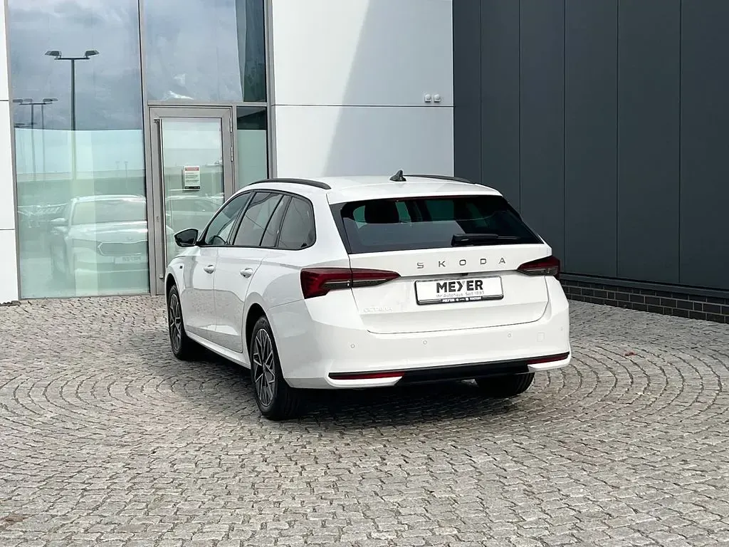 Neu Skoda Octavia Tour 150 PS (110 kW) 2025 Andere farbe Kombi