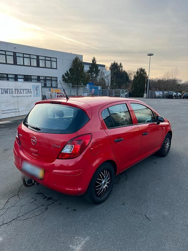 Gebraucht Opel Corsa 77 PS (56 kW) 2010 Rot Kleinwagen