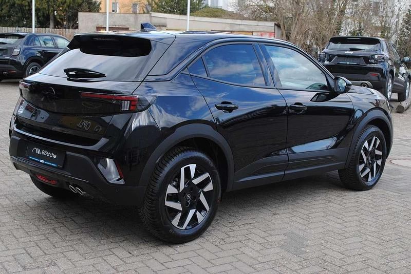 Neu Opel Mokka Elegance 136 PS (100 kW) 2026 Lackierung schwarz perla nera/typ aussenverkleidung metalliclackierung SUV