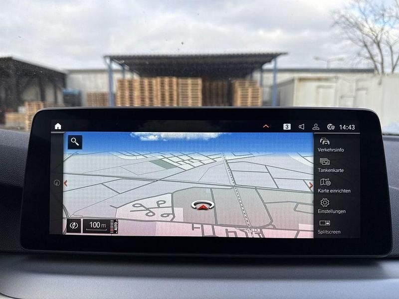 Gebraucht BMW 520 190 PS (139 kW) 2023 Saphirschwarz (metallic) Kombi