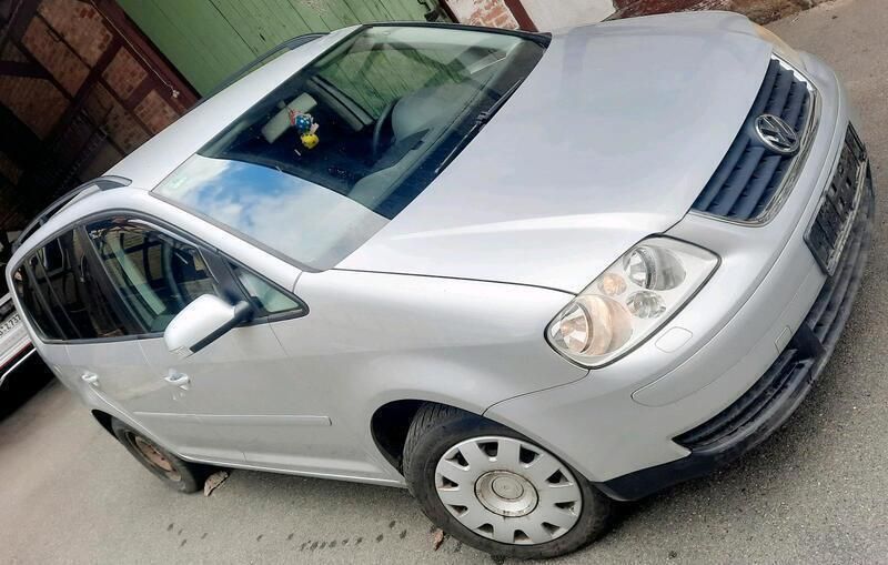 Silber Gebraucht 2005 VW Touran Van / Kleinbus | 600 € (Superpreis) - Bild 1/4
