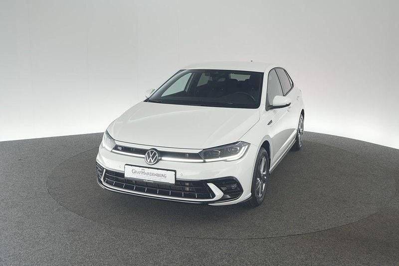 Weiß Gebraucht 2024 VW Polo R-line Limousine | 24.410 € (Fairer Preis) - Bild 1/4