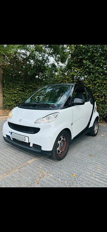 Weiß Gebraucht 2009 Smart ForTwo Coupé Kleinwagen | 2.500 € (Fairer Preis) - Bild 1/4