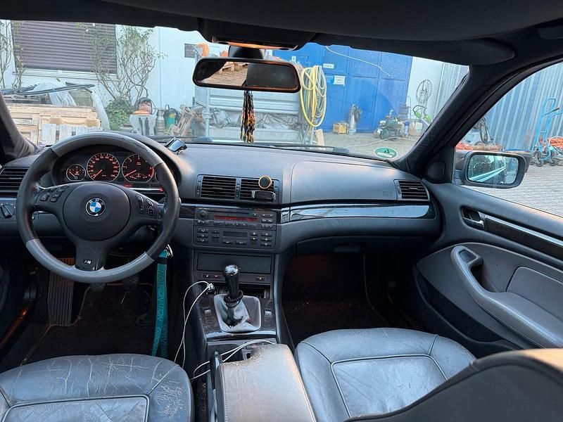 Gebraucht BMW 320 150 PS (110 kW) 2004 Schwarz Limousine