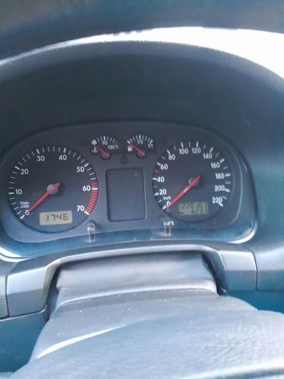 Gebraucht VW Golf IV Comfortline 75 PS (55 kW) 2000 Rot Kombi