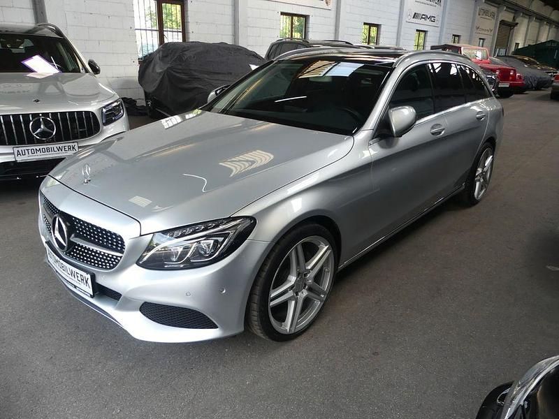 Silber Gebraucht 2016 Mercedes C220 Avantgarde Limousine | 17.999 € (Fairer Preis) - Bild 1/4