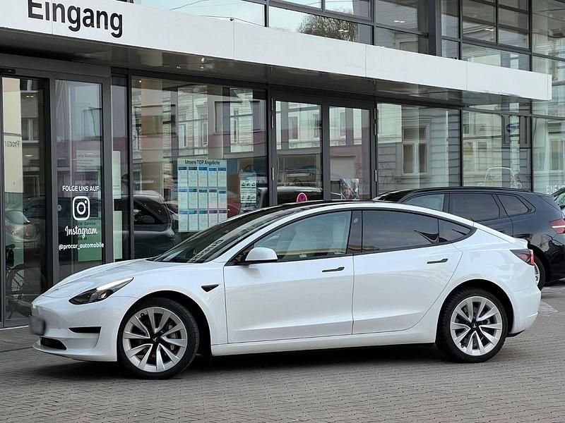 Gebraucht Tesla Model 3 RWD 208 kW (283 PS) 2022 Weiß Limousine