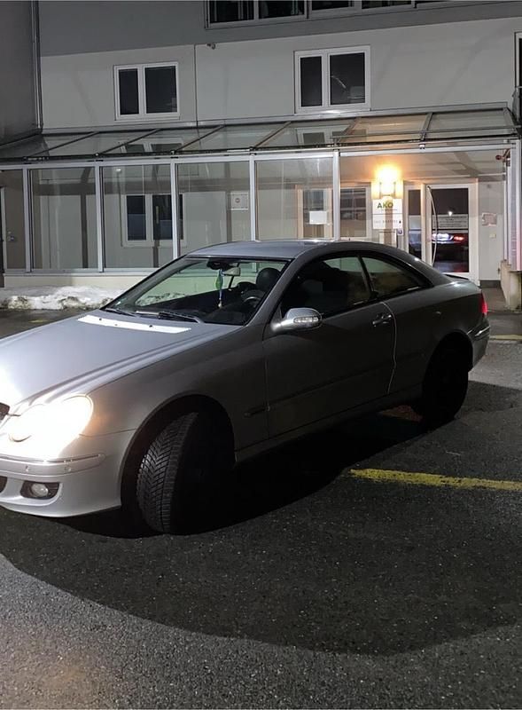 Gebraucht Mercedes CLK220 150 PS (110 kW) 2005 Grau Limousine